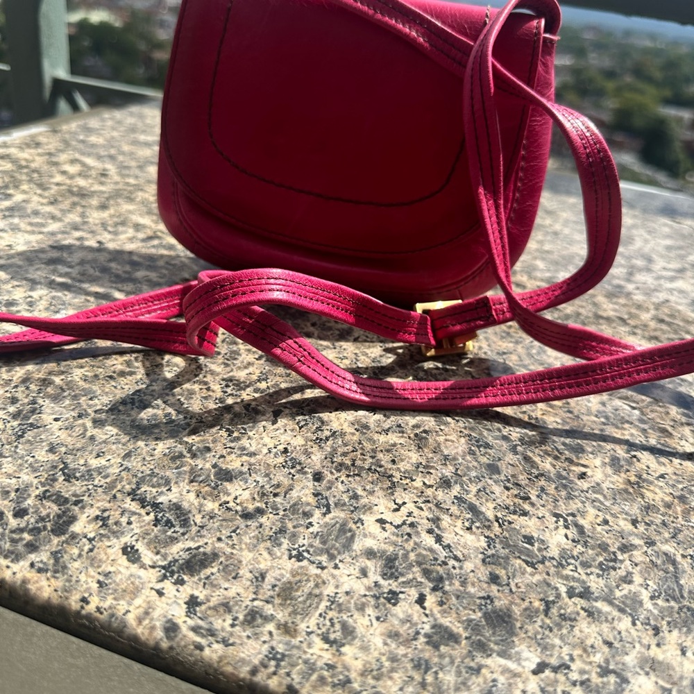 Stylish Hobo Pink Leather Crossbody Bag - Picture 10 of 10